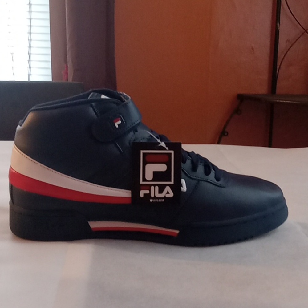 Fila F-13